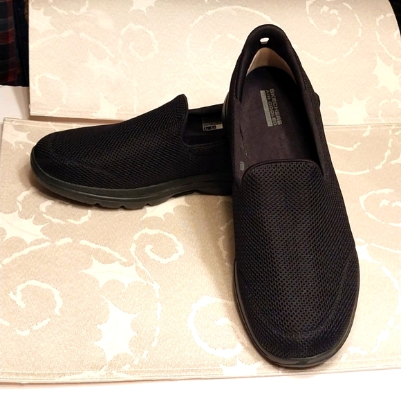 Sketchers Go Walk "Joy" Slip-On's Air Cooled Ultra Women's Size 11 Black NWOT - Picture 2 of 14